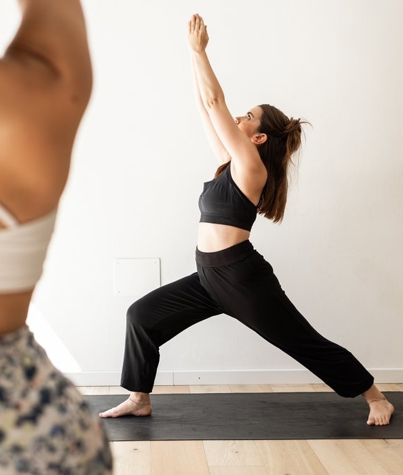 Giorgia-Chinetti-Milano-Yoga-Space-portrait L'insegnante Giulia Chinetti in asana