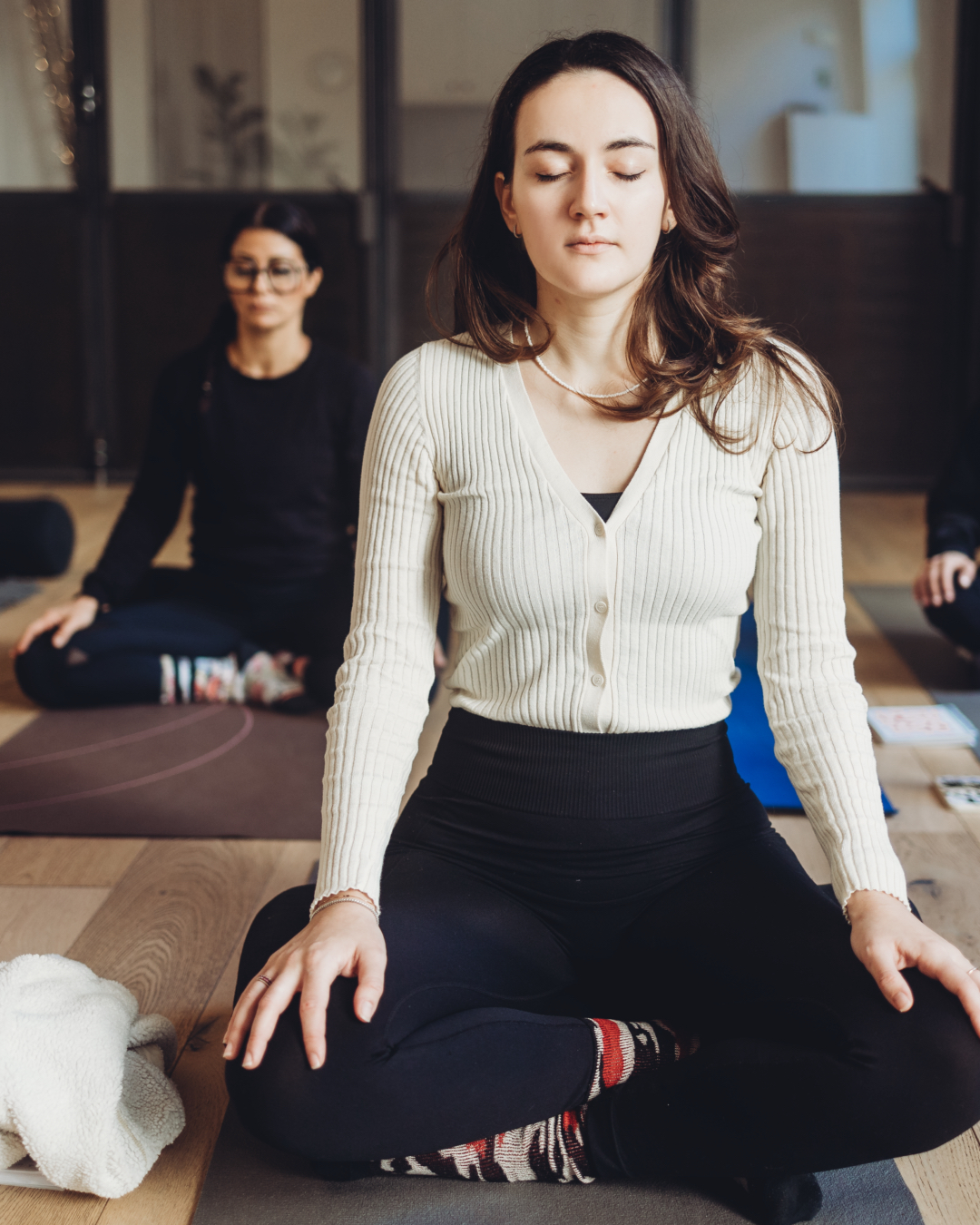 ragazza-pratica-yoga-4_5